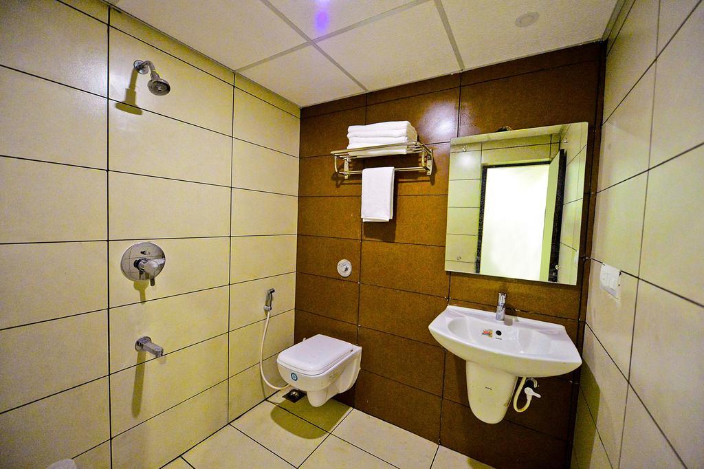 Qik Stay @ S.K. Continental Mysore Buitenkant foto