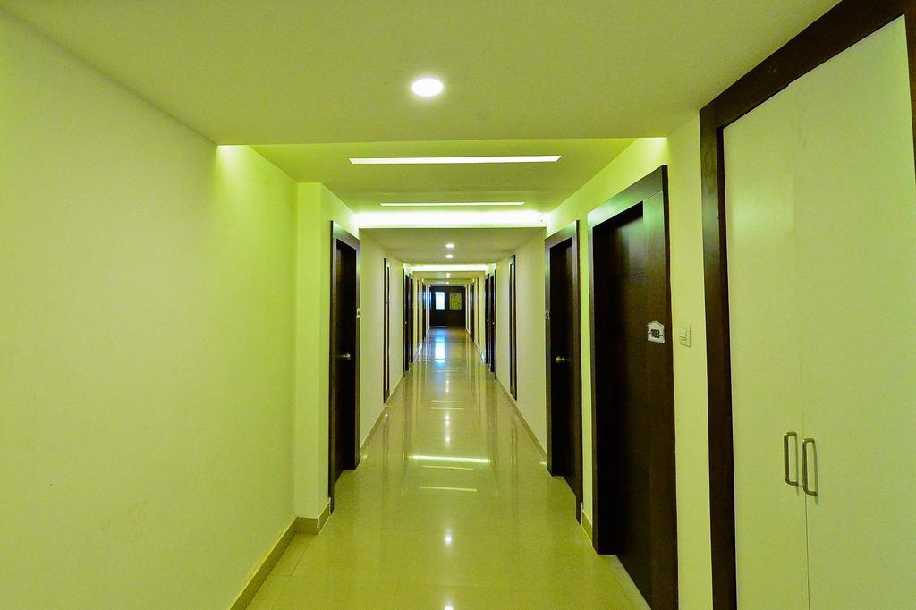 Qik Stay @ S.K. Continental Mysore Buitenkant foto