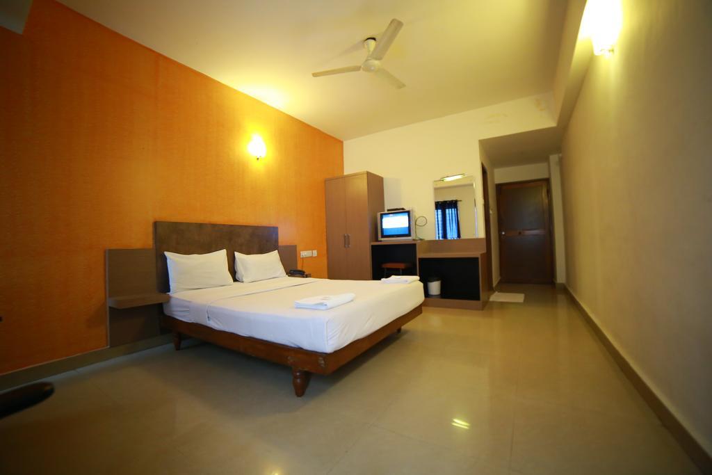 Qik Stay @ S.K. Continental Mysore Buitenkant foto