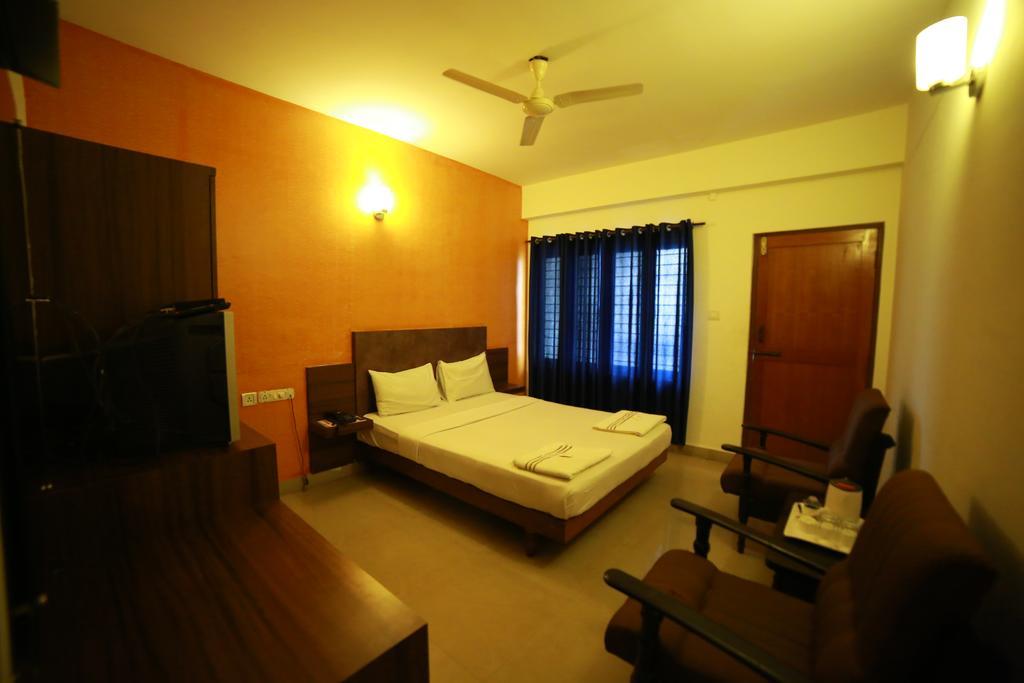 Qik Stay @ S.K. Continental Mysore Buitenkant foto