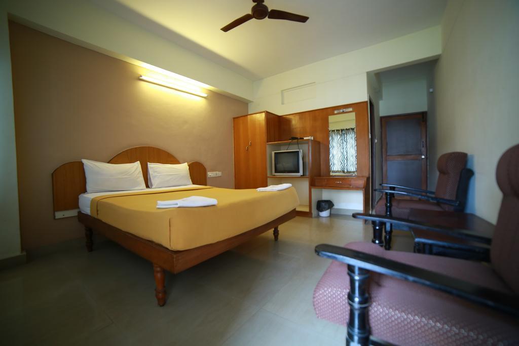 Qik Stay @ S.K. Continental Mysore Buitenkant foto
