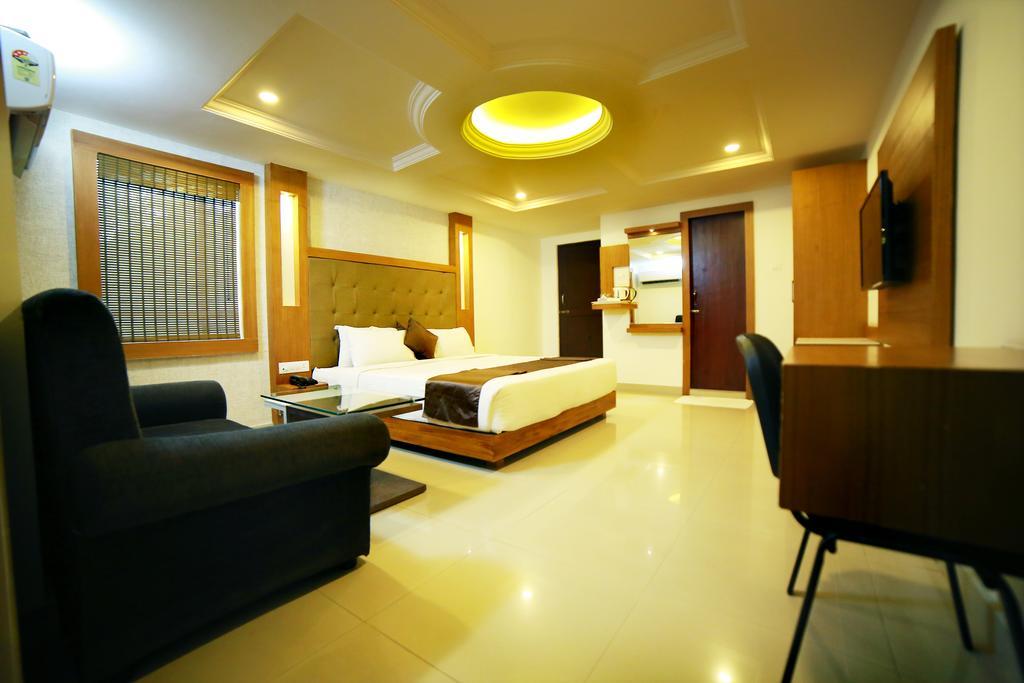 Qik Stay @ S.K. Continental Mysore Buitenkant foto