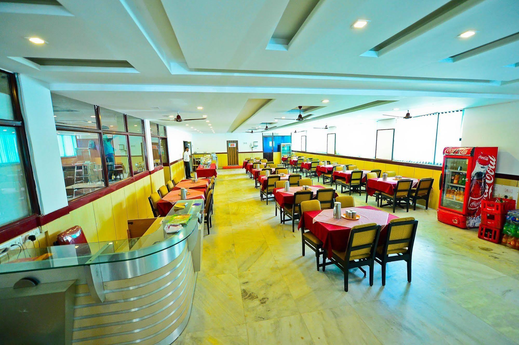 Qik Stay @ S.K. Continental Mysore Buitenkant foto